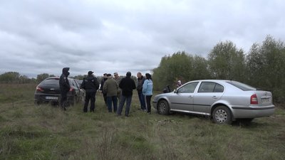 Викликали поліцію, щоб зупинити фермерську техніку: чи оратимуть паї у Количівці Викликали поліцію, щоб зупинити фермерську техніку: чи оратимуть паї у Количівці