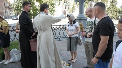 Освячували фрукти, квіти та випічку: у Вінниці віряни відзначають Преображення Господнє