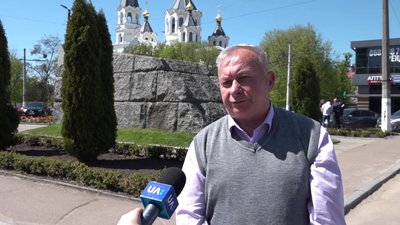 У Житомирі на переміщення танку із майдану Перемоги знадобилося кілька годин У Житомирі на переміщення танку із майдану Перемоги знадобилося кілька годин