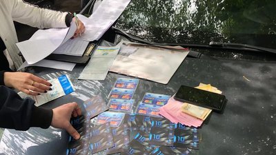 На Житомирщині викрили посадовця, який отримував хабарі під час габаритно-вагового контролю
