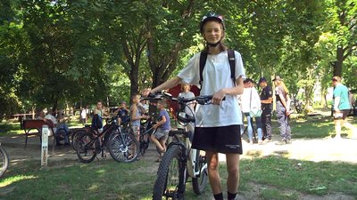 Велоквест у Луцьку: патрульні поліцейські вчили дітей правил дорожнього руху