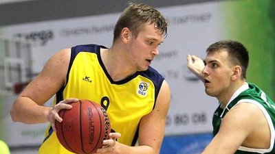 Анатолій Челован (зліва)