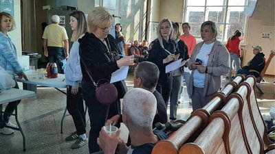 На Житомирщину прибув дванадцятий потяг із евакуйованими жителями Донеччини На Житомирщину прибув дванадцятий потяг із евакуйованими жителями Донеччини
