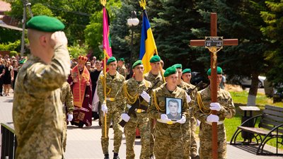 В Ужгороді попрощалися із загиблим на війні Андрієм Поляком