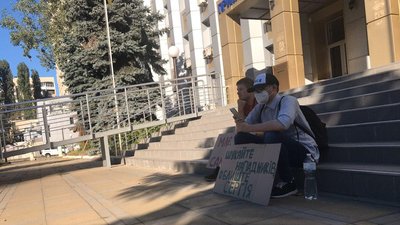 Розгляд справи Стерненка в Одесі: що відбувається в суді та біля нього (оновлюється)