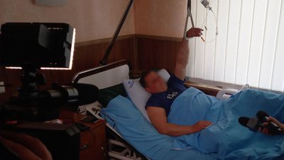 "Я думав, хтось у спину штовхнув". Що розповідають поранені про обстріл гуманітарної колони в Запоріжжі "Я думав, хтось у спину штовхнув". Що розповідають поранені про обстріл гуманітарної колони в Запоріжжі