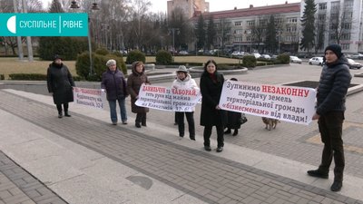 Люди не розуміють, чому колишній рівненський кінотеатр "Гонзо" надалі демонтують