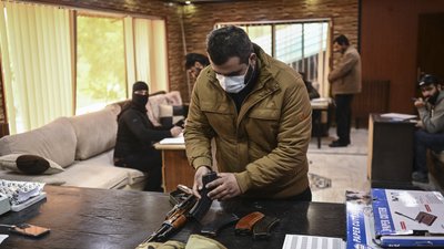 Колишні силовики Асада здають зброю новому сирійському уряду