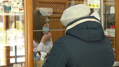 "Ковідна" тисяча на ліки: хто, де і як може отримати у Хмельницькому