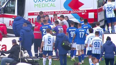 Івана Петряка госпіталізують швидкою після зіткнення з Владиславом Дубинчаком