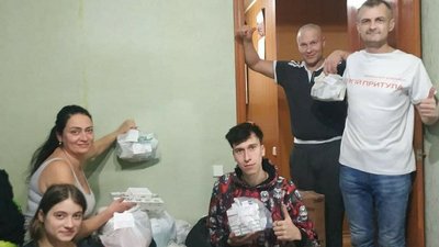 Із Полтави на Сумщину: як волонтери-переселенці доставляють допомогу жителям Охтирки Із Полтави на Сумщину: як волонтери-переселенці доставляють допомогу жителям Охтирки