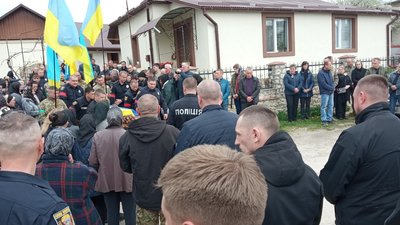 У громадах на Тернопільщині поховали трьох бійців роти "Тернопіль" У громадах на Тернопільщині поховали трьох бійців роти "Тернопіль"