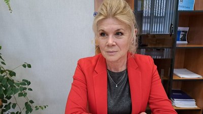 На Миколаївщині станом на квітень 2023 року дев'ять навчальних закладів працюють в очному режимі. Ще 53 установи працюють за змішаною формою.