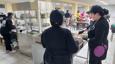 Шкільна кухня та їдальня в Городку Шкільна кухня та їдальня в Городку
