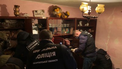 Закарпатцям, які переправляли мігрантів до країн ЄС, повідомили про підозру Закарпатцям, які переправляли мігрантів до країн ЄС, повідомили про підозру