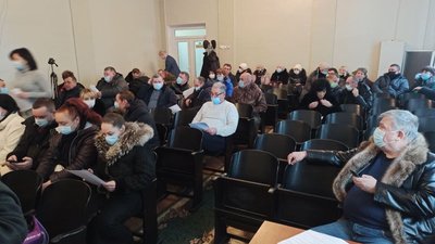Вимагали виконати рішення суду. У Новоархангельську працівники дитсадка влаштували акцію протесту Вимагали виконати рішення суду. У Новоархангельську працівники дитсадка влаштували акцію протесту
