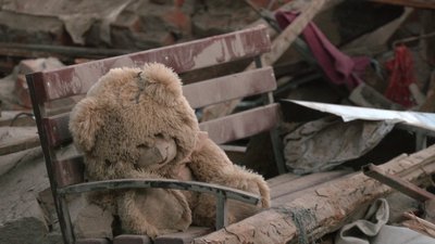 "Були істерики": психологи працюють з потерпілими від російського обстрілу гуртожитку в Харкові