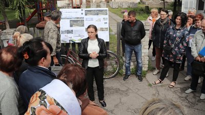 Ремонт будинків, реконструкція вулиць, будівництво музею: на Чернігівщині презентували концепцію відбудови села Ягідне Ремонт будинків, реконструкція вулиць, будівництво музею: на Чернігівщині презентували концепцію відбудови села Ягідне