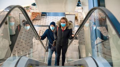 В Україні другий день поспіль фіксують понад 15 тисяч нових випадків COVID-19