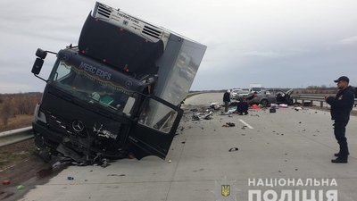 На Полтавщині в аварії загинули двоє людей На Полтавщині в аварії загинули двоє людей