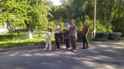 На Львівщині діти миють машини, аби допомогти ЗСУ На Львівщині діти миють машини, аби допомогти ЗСУ