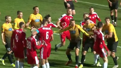 У кінці матчу "Волинь" – "Агробізнес" у футбольній Першій лізі відбулася бійка між командами: відео