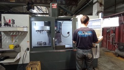 У Дніпрі працює евакуйований з Краматорська завод кріплень У Дніпрі працює евакуйований з Краматорська завод кріплень