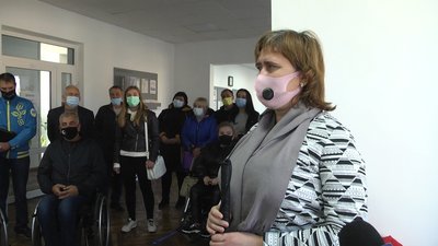 У центрі надання адмінпослуг на Житомирщині люди з інвалідністю провели аудит доступності У центрі надання адмінпослуг на Житомирщині люди з інвалідністю провели аудит доступності