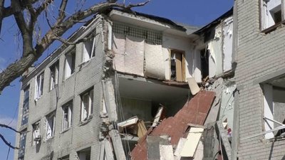 Впритул до лінії фронту: як нині працюють рятувальники та виживають люди у Гуляйполі Впритул до лінії фронту: як нині працюють рятувальники та виживають люди у Гуляйполі