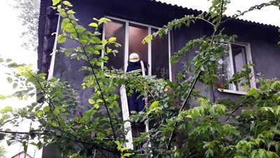На Дніпропетровщині горла багатоповерхівка: постраждало 12 квартир На Дніпропетровщині горла багатоповерхівка: постраждало 12 квартир