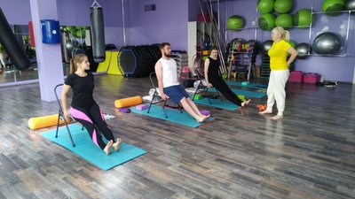 Тренування з йоги проводить переселенка з Луганська Тренування з йоги проводить переселенка з Луганська