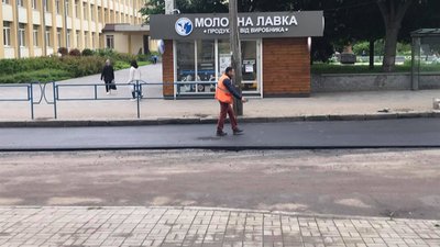У Житомирі розпочали ремонт дороги на вулиці Хлібна та частково обмежили рух транспорту У Житомирі розпочали ремонт дороги на вулиці Хлібна та частково обмежили рух транспорту