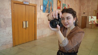 Олена Савосіна знімає на відео закулісся житомирського театру. СУСПІЛЬНЕ | ЛЮДИ