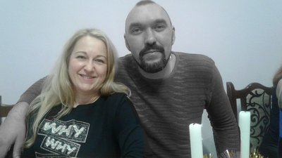 "Коли ми обідаємо наш синочок ставить тобі тарілку...": непрочитані повідомлення від коханих