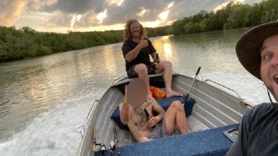 В Австралії рибалки врятували чоловіка, який втік з-під арешту і просидів чотири дні на гілках
