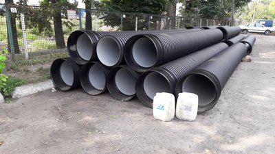 200 метрів за 5 мільйонів гривень: у Полтаві ремонтують аварійний колектор 200 метрів за 5 мільйонів гривень: у Полтаві ремонтують аварійний колектор