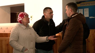 На Рівненщині батьки школярів вимагають повернення до очної форми навчання На Рівненщині батьки школярів вимагають повернення до очної форми навчання