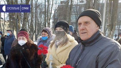 У Сумах вшанували пам'ять Героїв Небесної Сотні У Сумах вшанували пам'ять Героїв Небесної Сотні