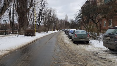 11 спецмашин прибирали понад 70 вулиць Ужгорода від снігу 11 спецмашин прибирали понад 70 вулиць Ужгорода від снігу