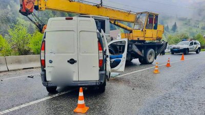 В’їхав в автокран - на Прикарпатті госпіталізували двох дітей внаслідок ДТП В’їхав в автокран - на Прикарпатті госпіталізували двох дітей внаслідок ДТП