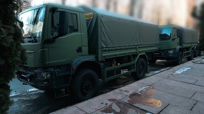 Київщина передала українським військовим дві вантажівки