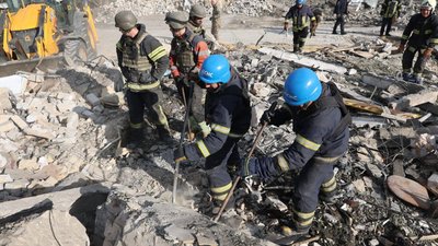 РФ завдала удару по селу Гроза Куп'янського району "Іскандером": загинули понад 50 людей РФ завдала удару по селу Гроза Куп'янського району "Іскандером": загинули понад 50 людей