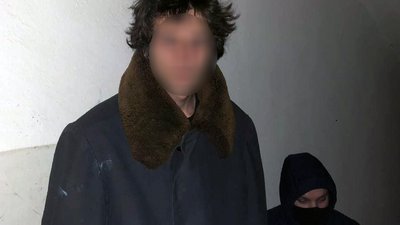 У Херсоні четверо чоловіків пограбували підлітків У Херсоні четверо чоловіків пограбували підлітків