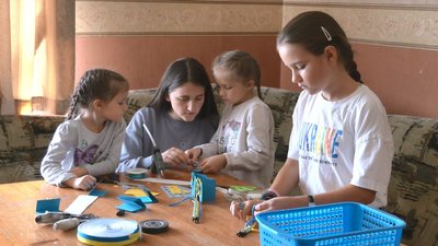 Приклад батьків важливий: на Черкащині 14 волонтерів у одній сім'ї Приклад батьків важливий: на Черкащині 14 волонтерів у одній сім'ї