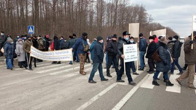 Рух міжнародною трасою М01 на Чернігівщині перекрили. Протестують проти реформи лісгоспів