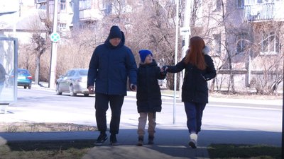 Двічі переселенці. Сім’я з Харкова допомагає дітям з нозологіями в Івано-Франківську Двічі переселенці. Сім’я з Харкова допомагає дітям з нозологіями в Івано-Франківську