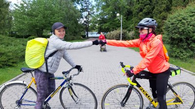 Подруги-тернополянки на велосипедах їздять до Європи