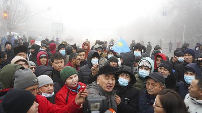 "Назарбаєв мріє стати казахським Ататюрком, щоб усі молилися на нього". Казахи — про протести "Назарбаєв мріє стати казахським Ататюрком, щоб усі молилися на нього". Казахи — про протести
