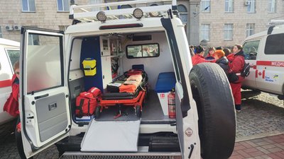 Для допомоги на деокупованих територіях: черкаські медики отримали 9 автівок Для допомоги на деокупованих територіях: черкаські медики отримали 9 автівок