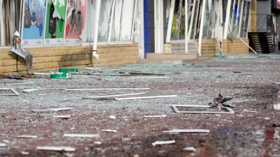 Удар по центру Чернігова: 15-річна дівчина загинула від осколків шрапнелі